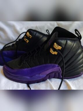 Air Jordan 12 Retro "Field Purple" - 7W/5.5y